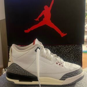 Nike Air Jordan Retro 3  GS Size: 7 Y  Summit White/Fire Red/Black  DM0967 100